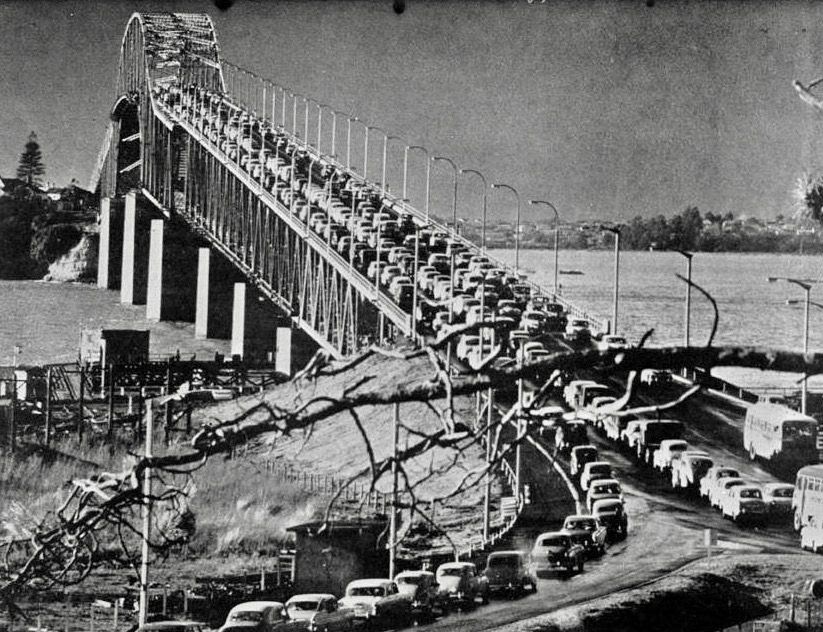 1959 – The Harbour Bridge Opens